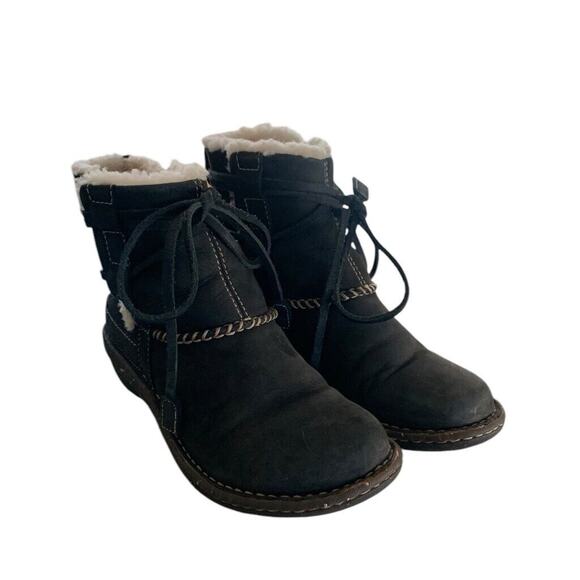 UGG Cove Winter Boots Womens Size 6 Black Leather Shearling Lined Comfort Shoes - Picture 3 of 10
